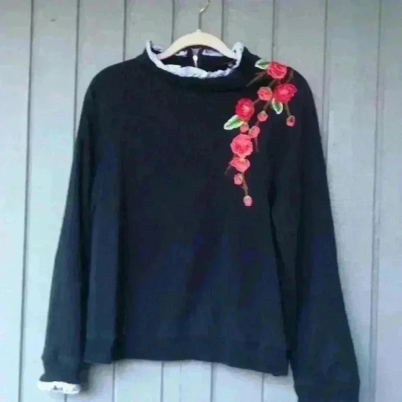 Floral Embroidered Sweater - Picture 1 of 5